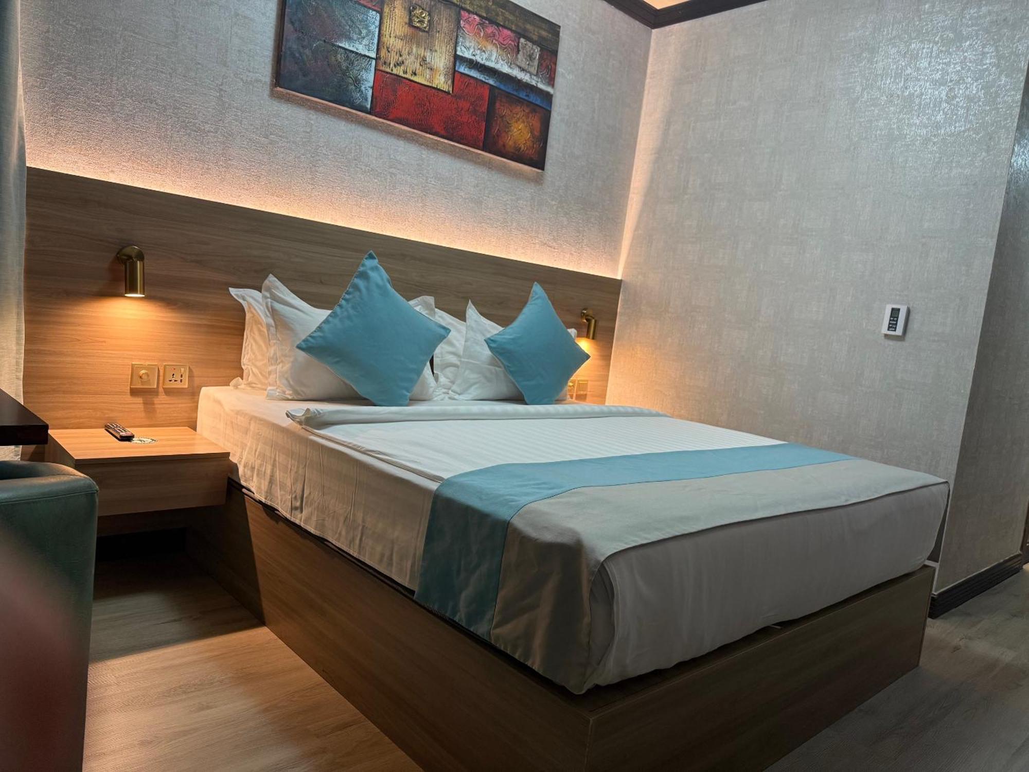 Strand Hotel Abu Dhabi